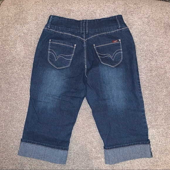 Angels Capris - Picture 2 of 9